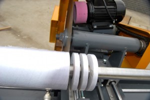 Macchina da taglio e rilegatura computerizzata completamente automatica